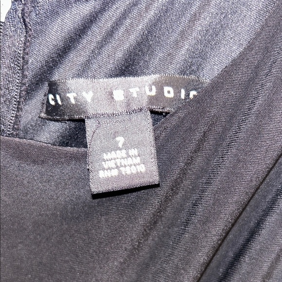 City Studio black evening gown with midriff cutouts and a side slit, Size 7 - Picture 4 of 8